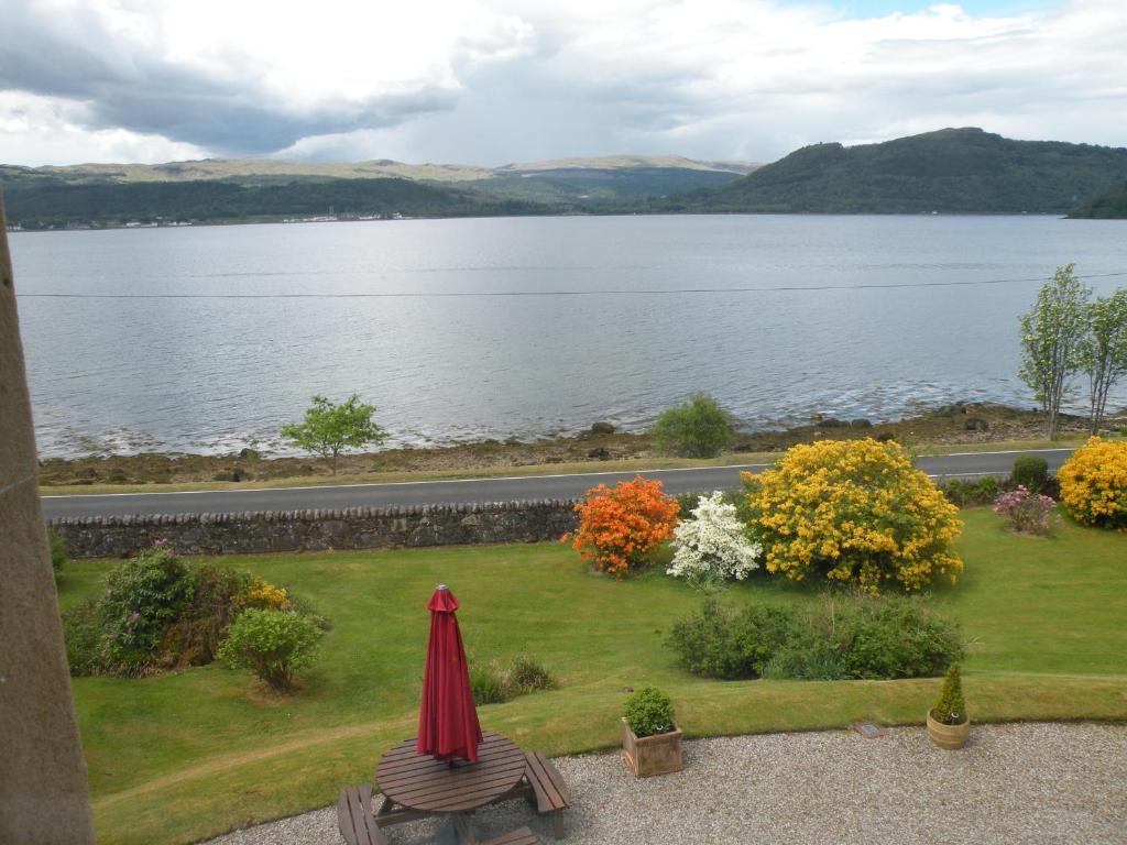 Thistle House Guest House Saint Catherines Room photo